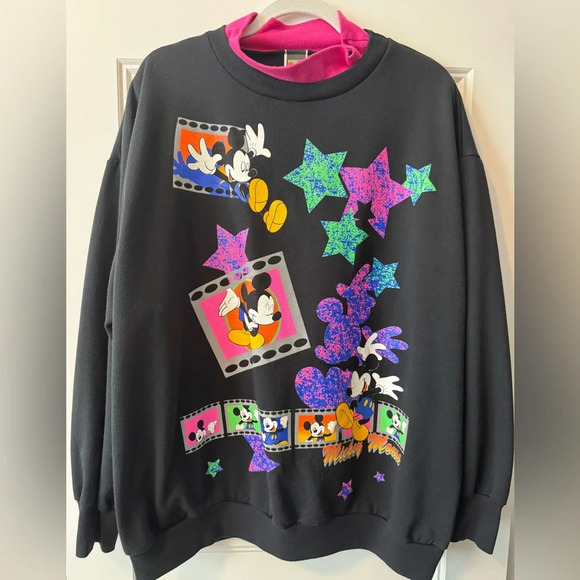 Vintage Mickey Unlimited Land N Sea
Mickey Mouse Sweatshirt - Picture 1 of 8